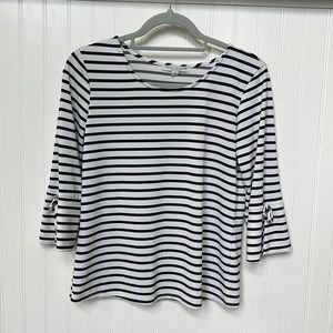 Green Envelope 3/4 sleeve shirt